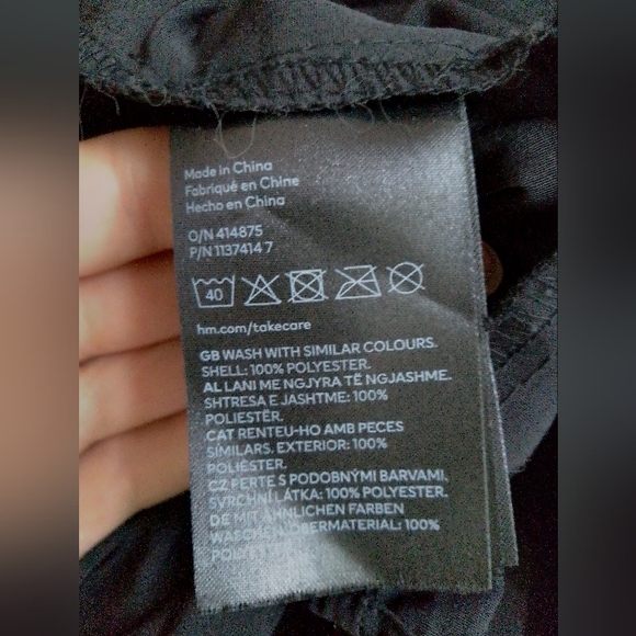 Black oversized blouse with rushed sleeves (small) - Picture 4 of 4